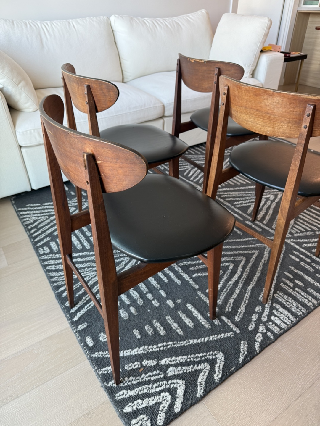 Set of 4 Mid Century Modern Dining Chairs - photo 2