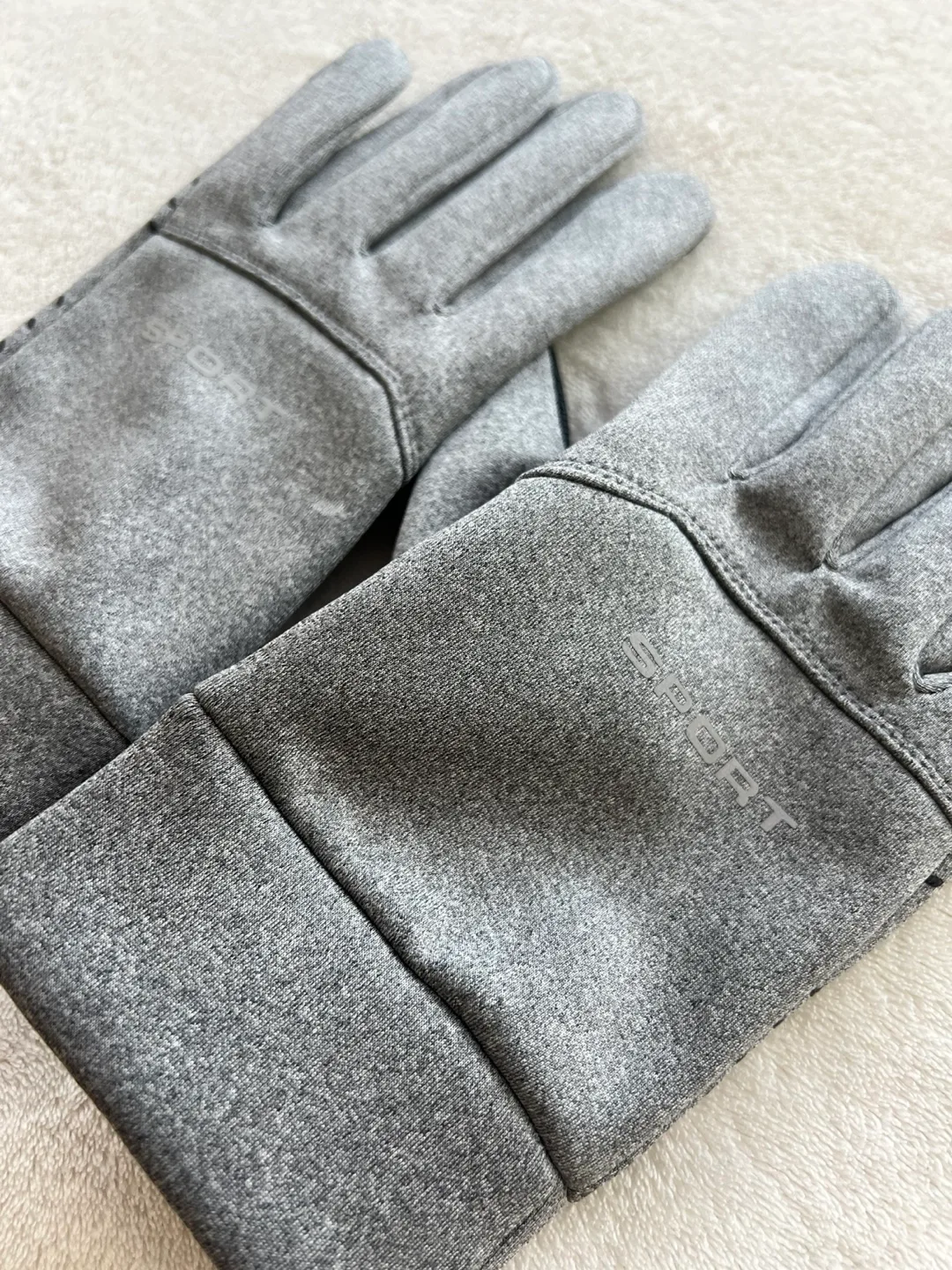 《Brand New 》Grey Winter Running Touchscreen Gloves image indicator(2)