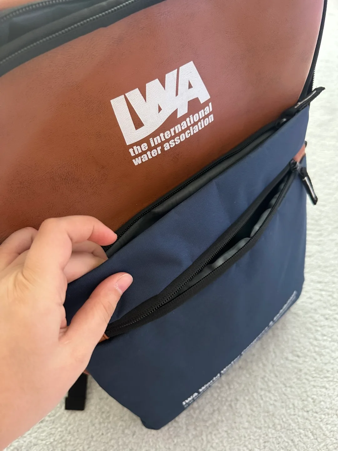 Big backpack - small rip image indicator(5)