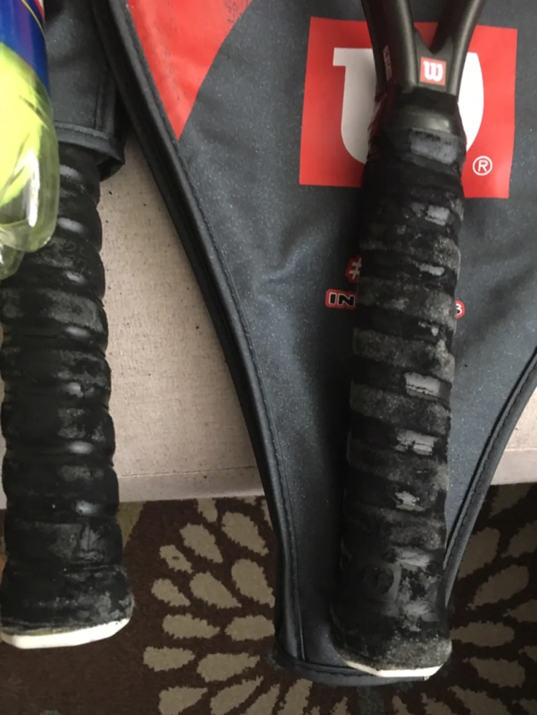 Wilson Tennis Racquet Set with 7 tennis balls image indicator(3)