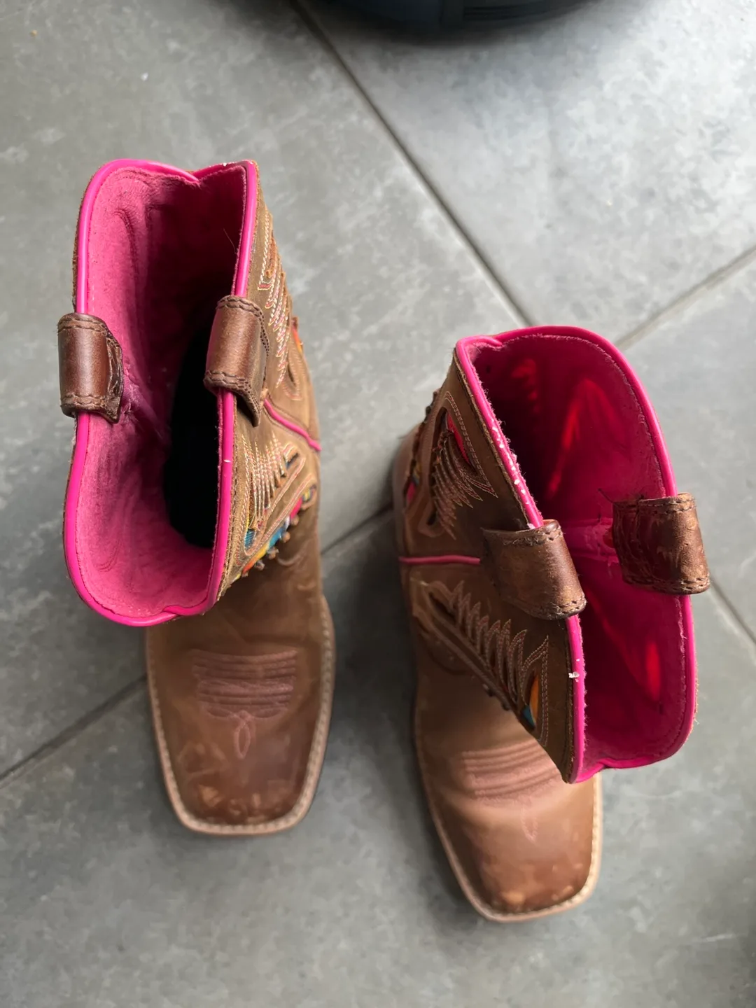 Ariat Brown Leather Cowboy Boots Toddlers size 3 image indicator(2)