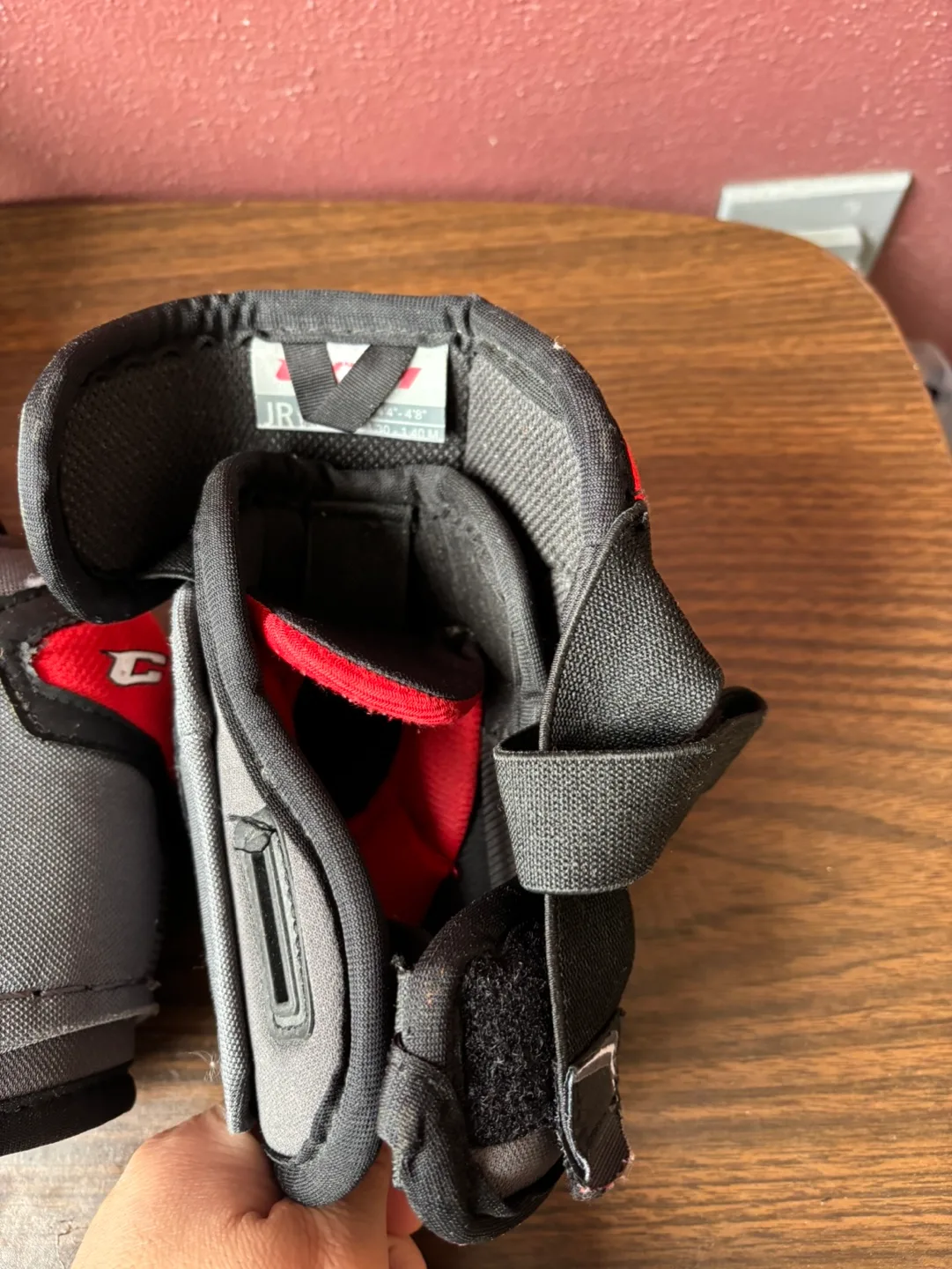 CCM JR Small Hockey Elbow Pads image indicator(3)