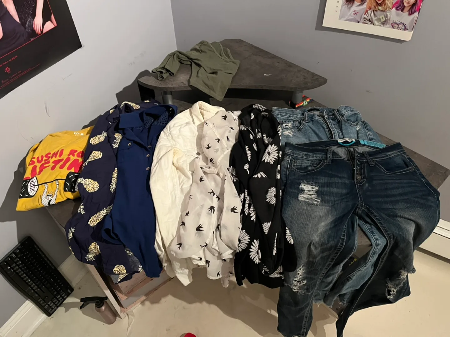 FREE Women's Clothing Bundle - Tops, Jeans, Shirts, and More! image indicator(4)