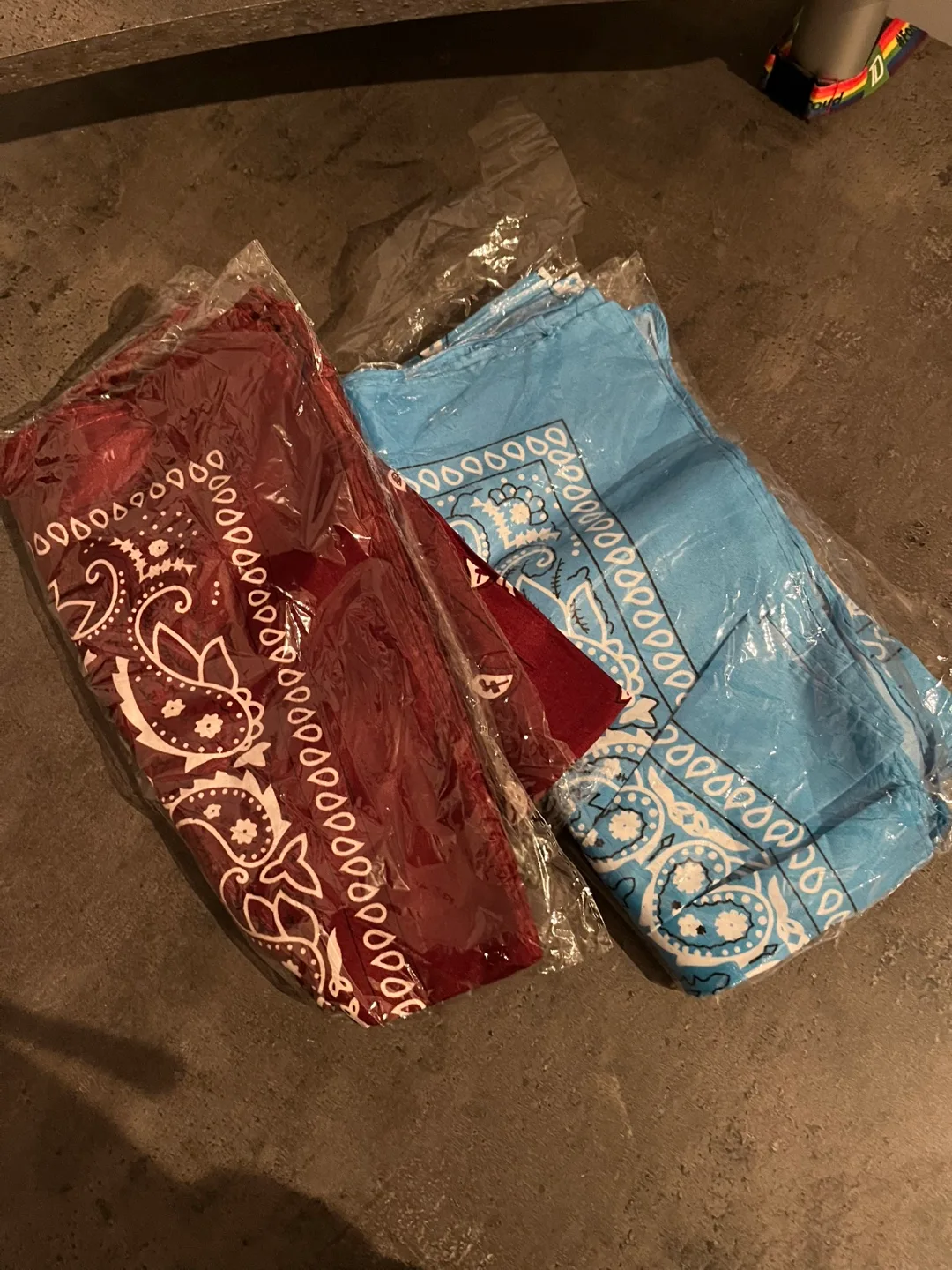 FREE Women's Clothing Bundle - Tops, Jeans, Shirts, and More! image indicator(6)