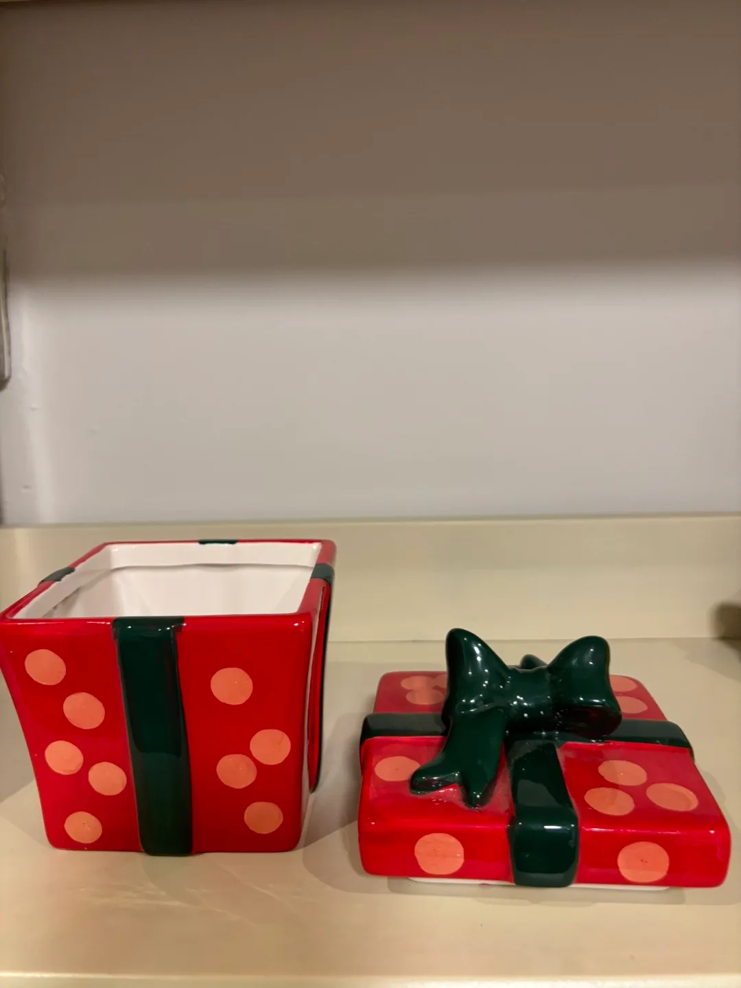 Lindsey Jordan Designs Ceramic Gift Box image indicator(2)