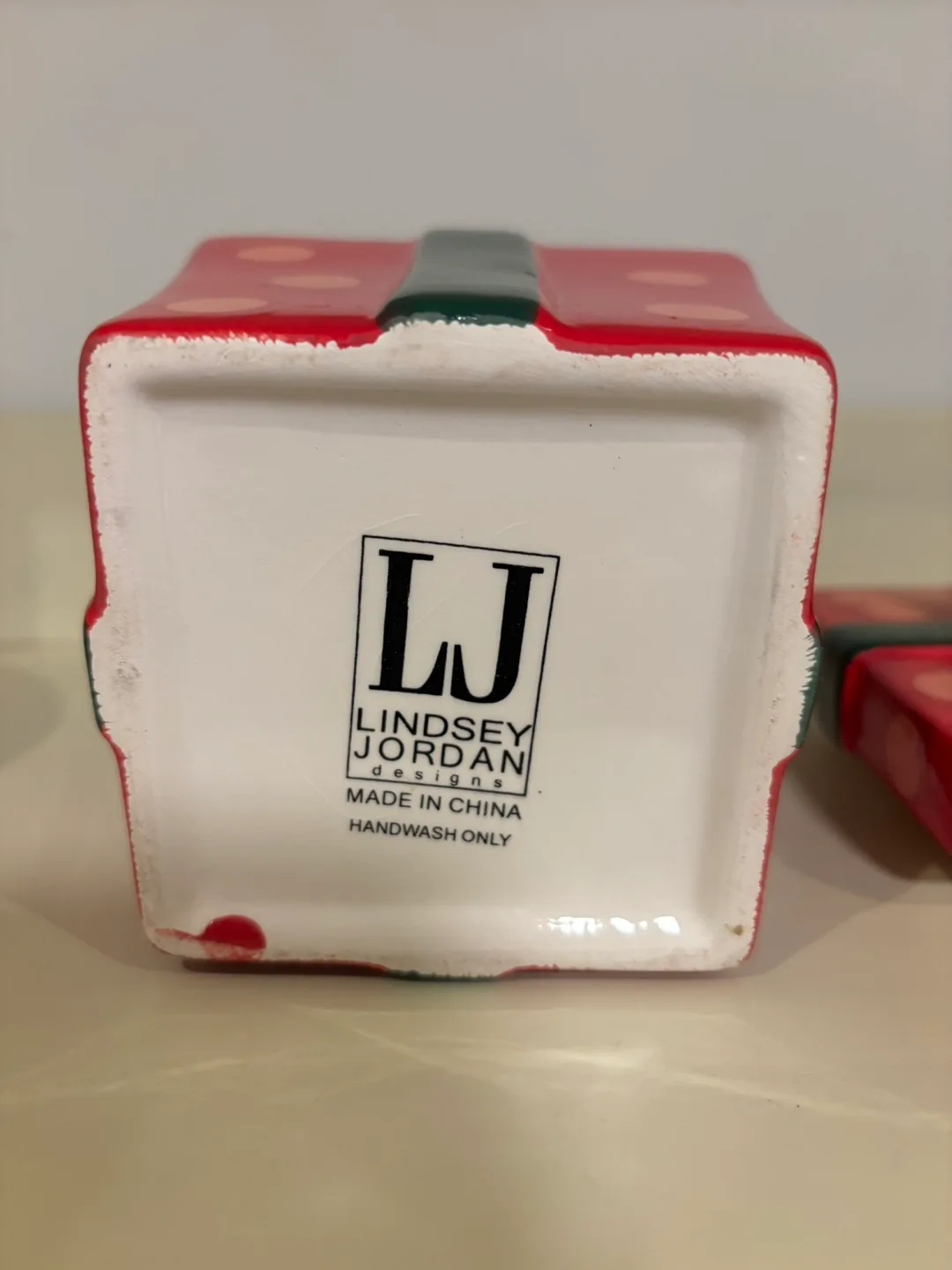 Lindsey Jordan Designs Ceramic Gift Box image indicator(3)