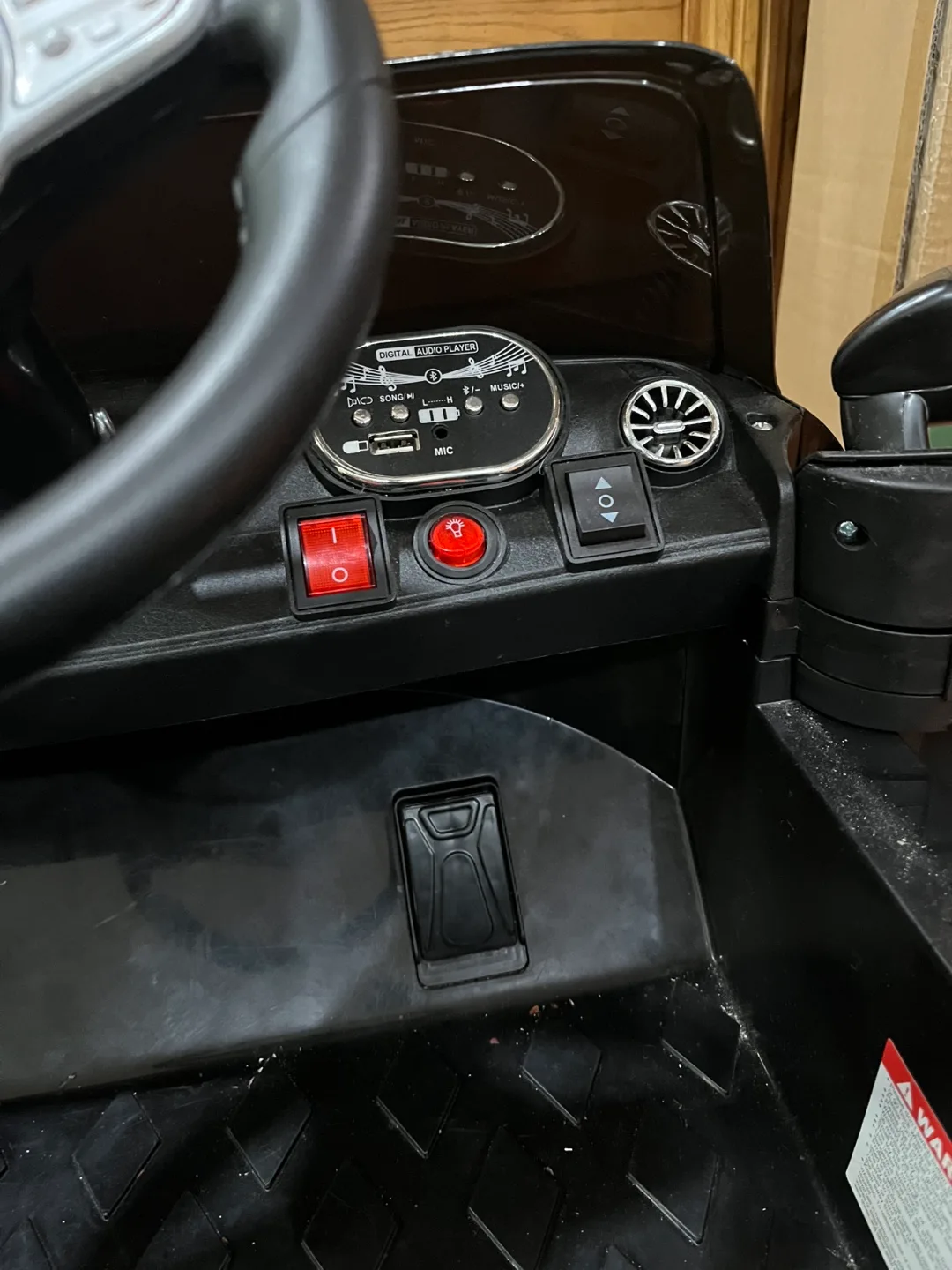 Mercedes Benz Kids Ride-on Car image indicator(6)