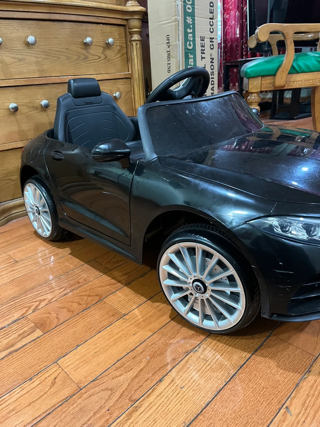 Mercedes Benz Kids Ride-on Car image indicator(2)