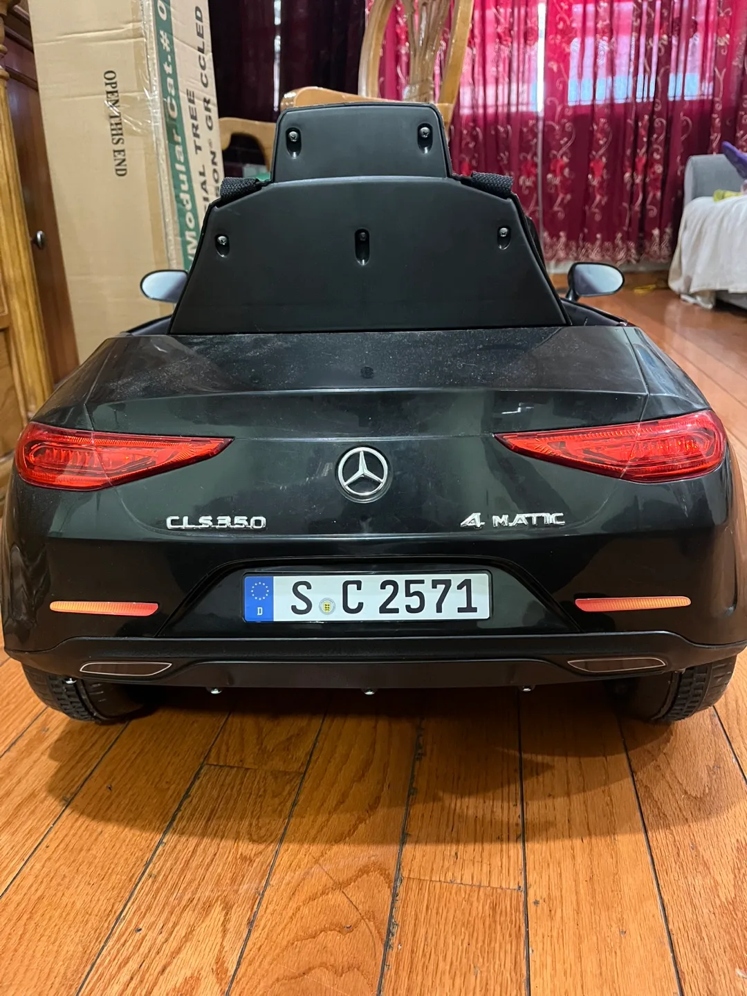 Mercedes Benz Kids Ride-on Car image indicator(3)