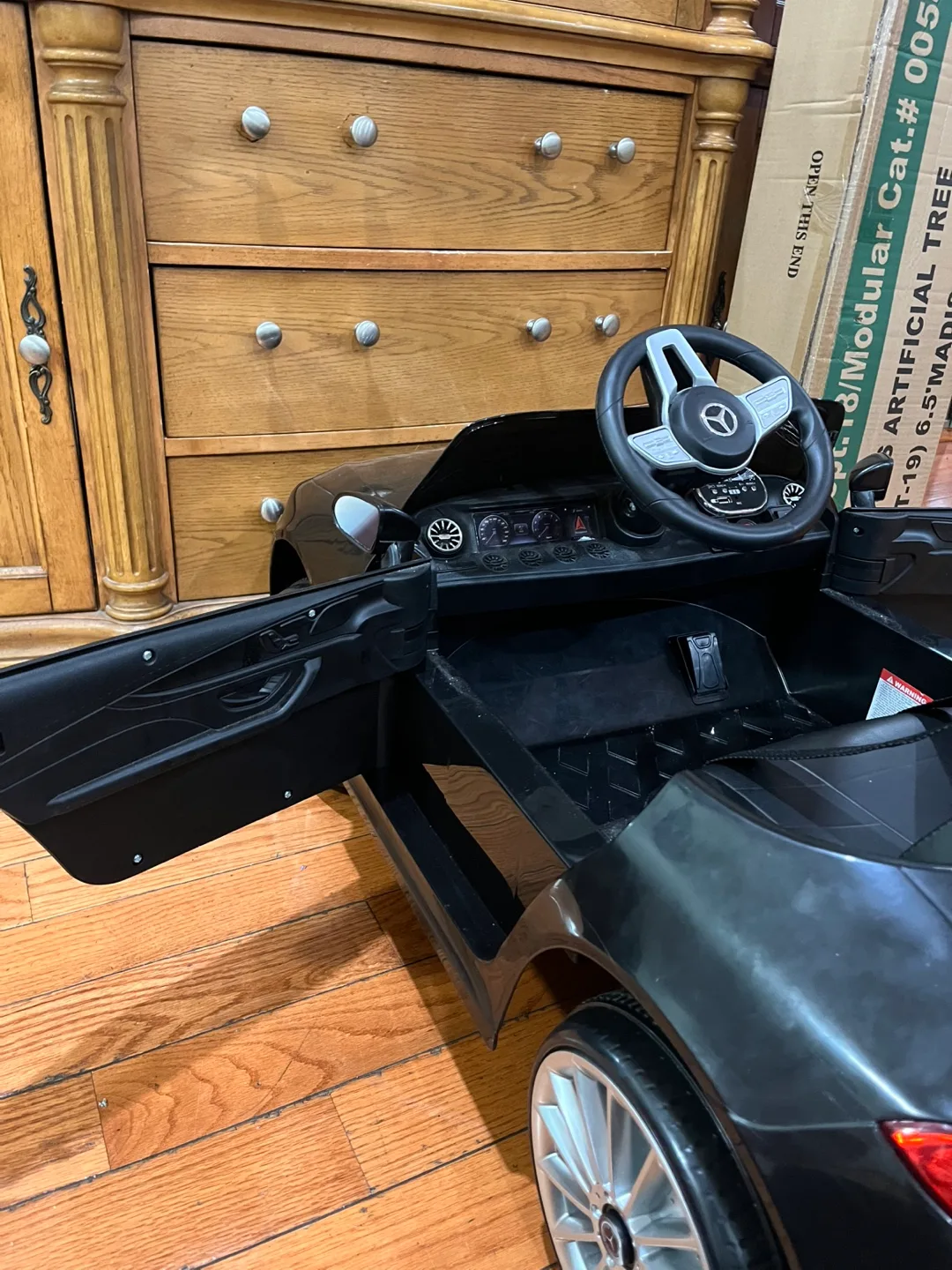 Mercedes Benz Kids Ride-on Car image indicator(5)