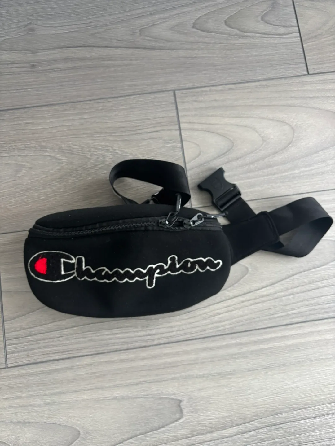 Champion waist Pack image indicator(3)