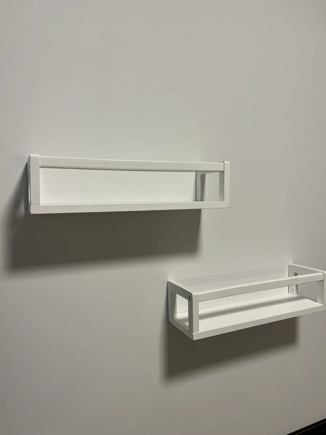 Set of 3 White Wall Shelves thumbnail