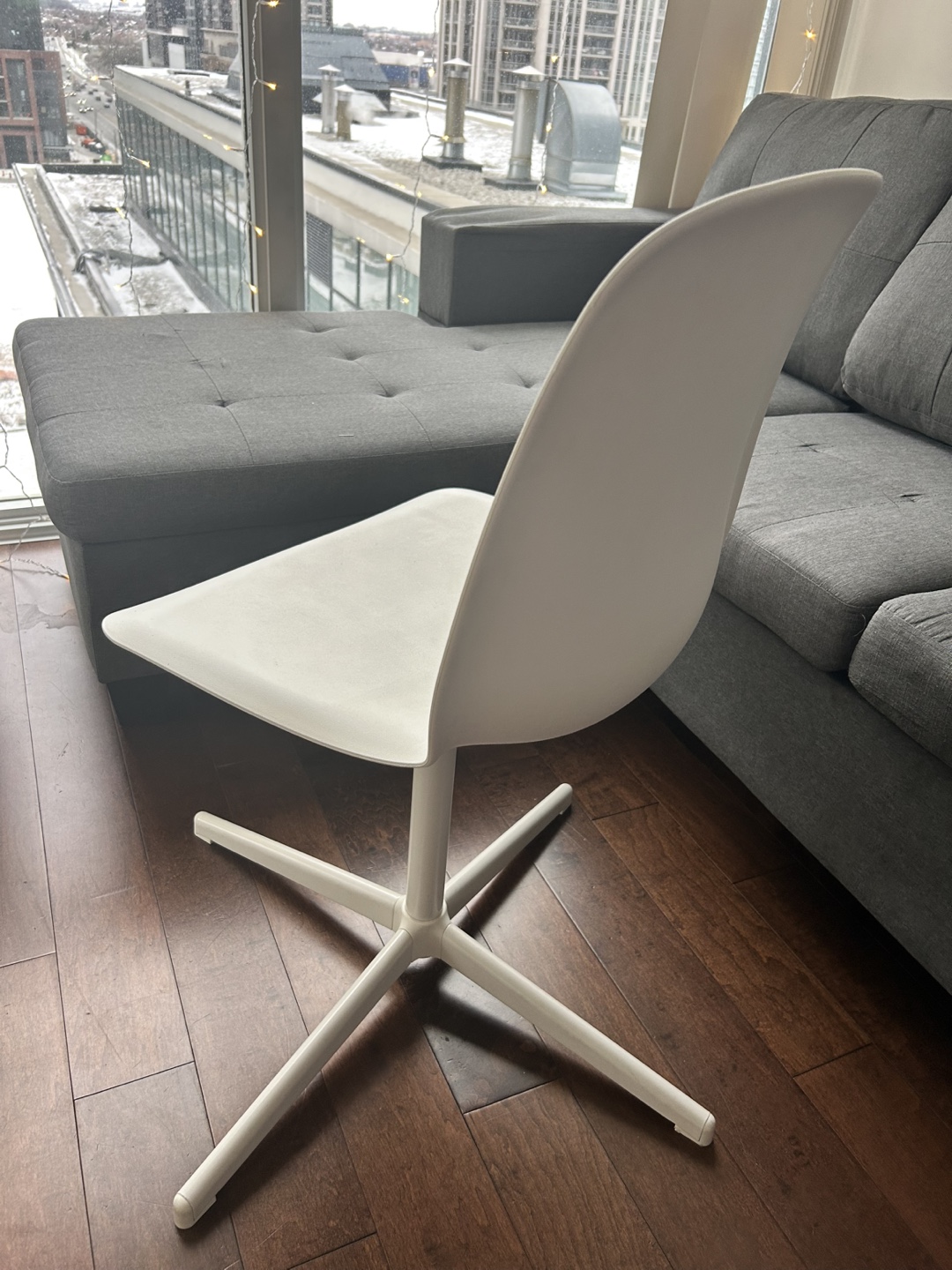 White desk chair - photo 3