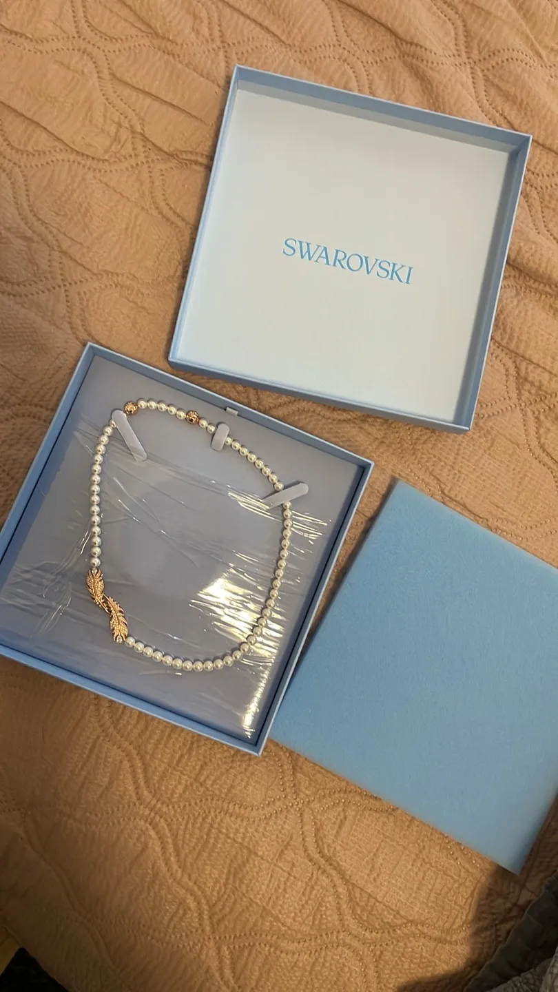 Swarovski Pearl Necklace with Rose Gold Wings thumbnail