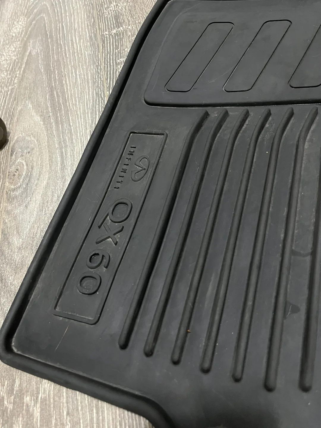 Infiniti QX60 Rubber Floor Mats image indicator(4)