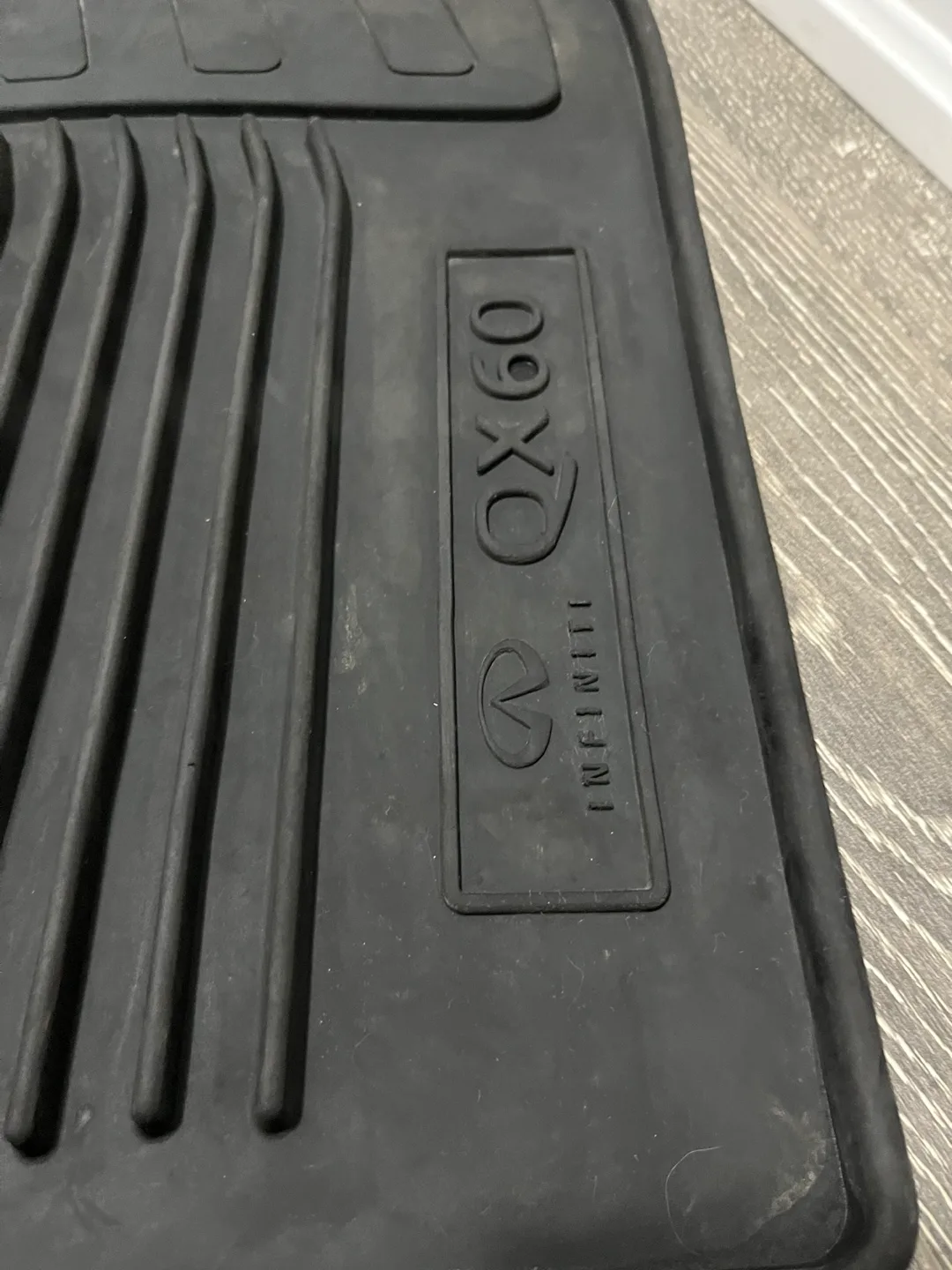 Infiniti QX60 Rubber Floor Mats image indicator(5)
