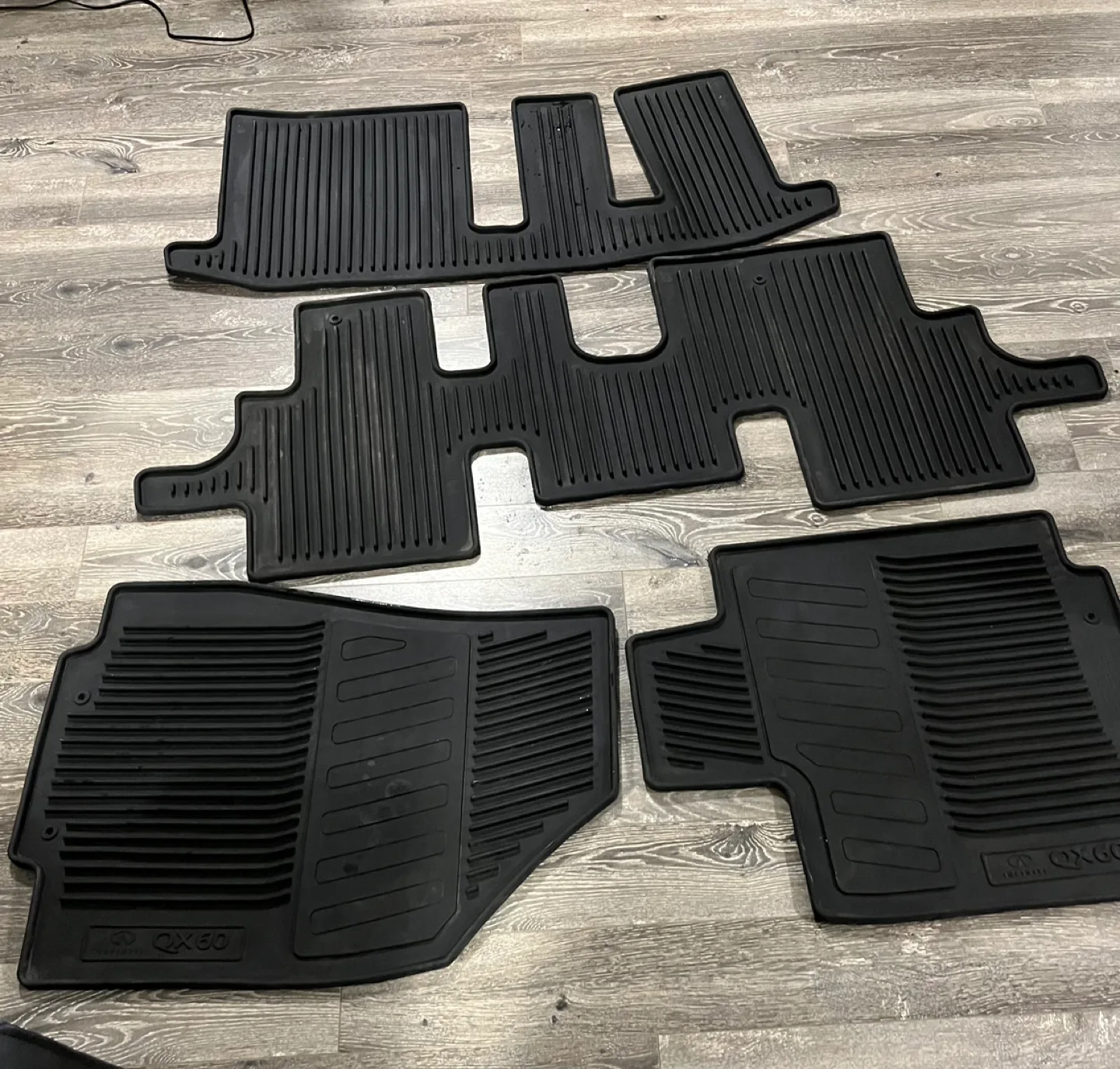 Infiniti QX60 Rubber Floor Mats image indicator(7)