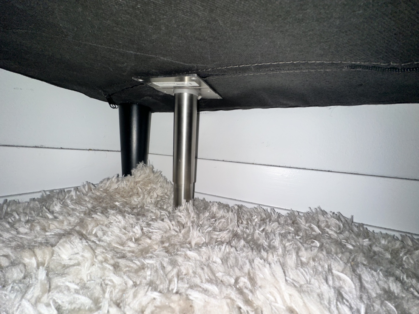 URGENT SALE: Modern Grey Sectional Sofa - photo 3