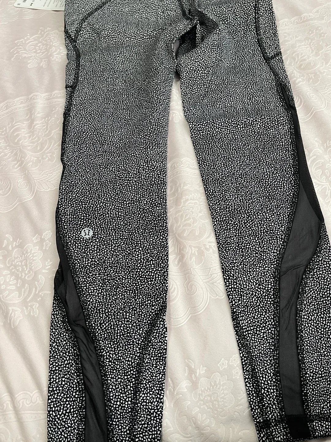 Lululemon Black and White Running Tights image indicator(2)