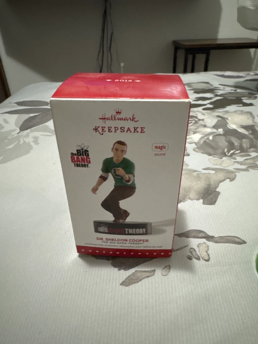 Hallmark Ornament - The Big Bang Theory - Dr. Sheldon Cooper image indicator(2)