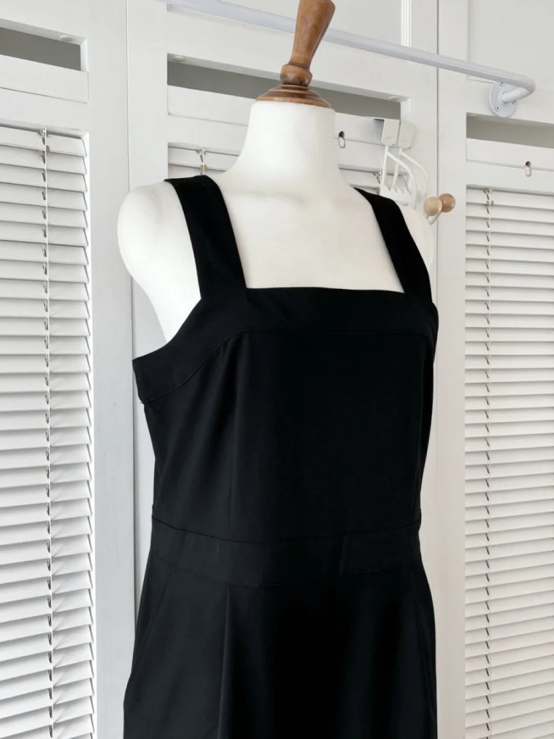 Black Jumpsuit with Pockets and Side Zipper image indicator(3)