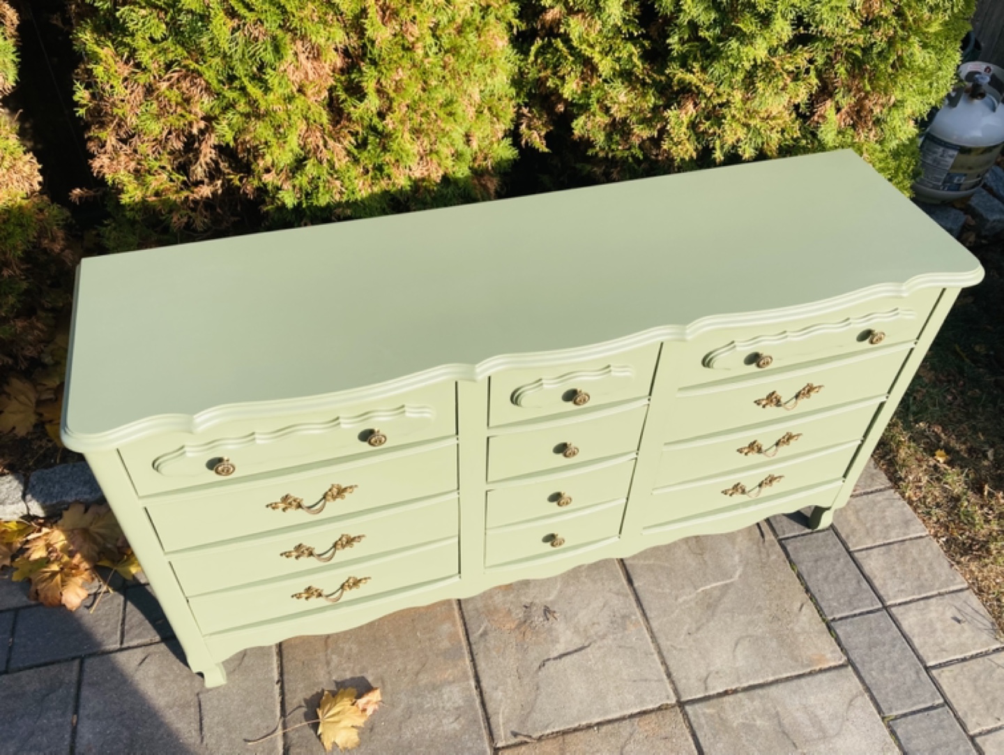 Vintage 9 Drawer Dresser - photo 3