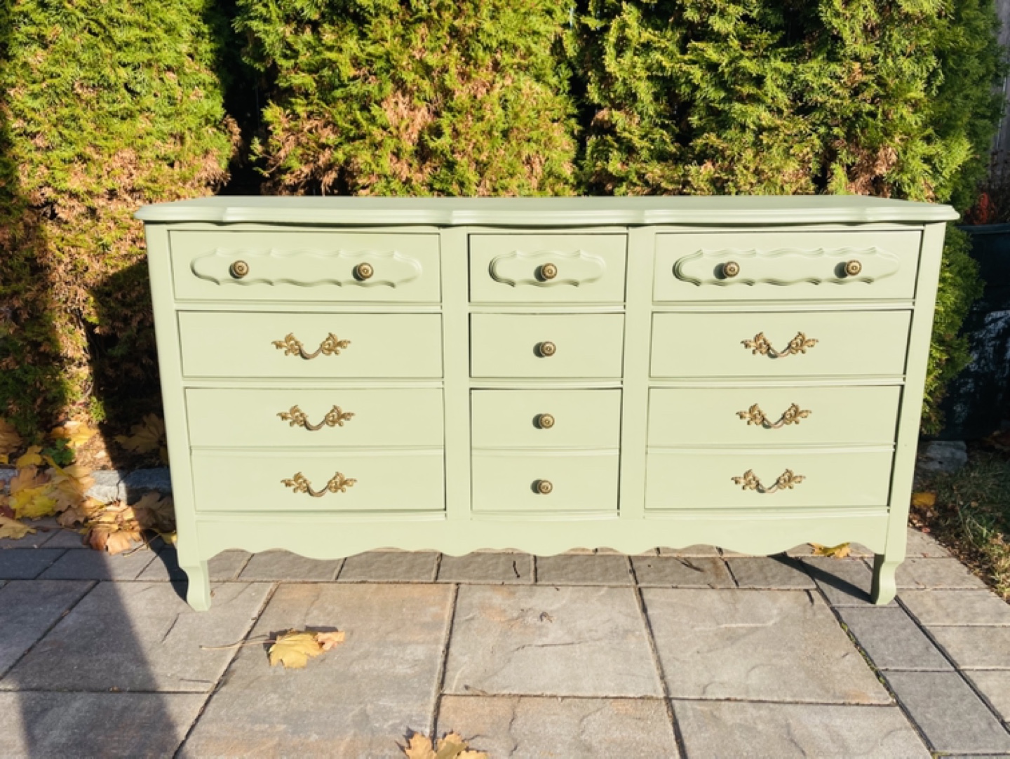 Vintage 9 Drawer Dresser