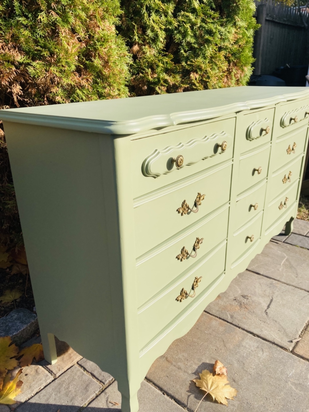 Vintage 9 Drawer Dresser - photo 2