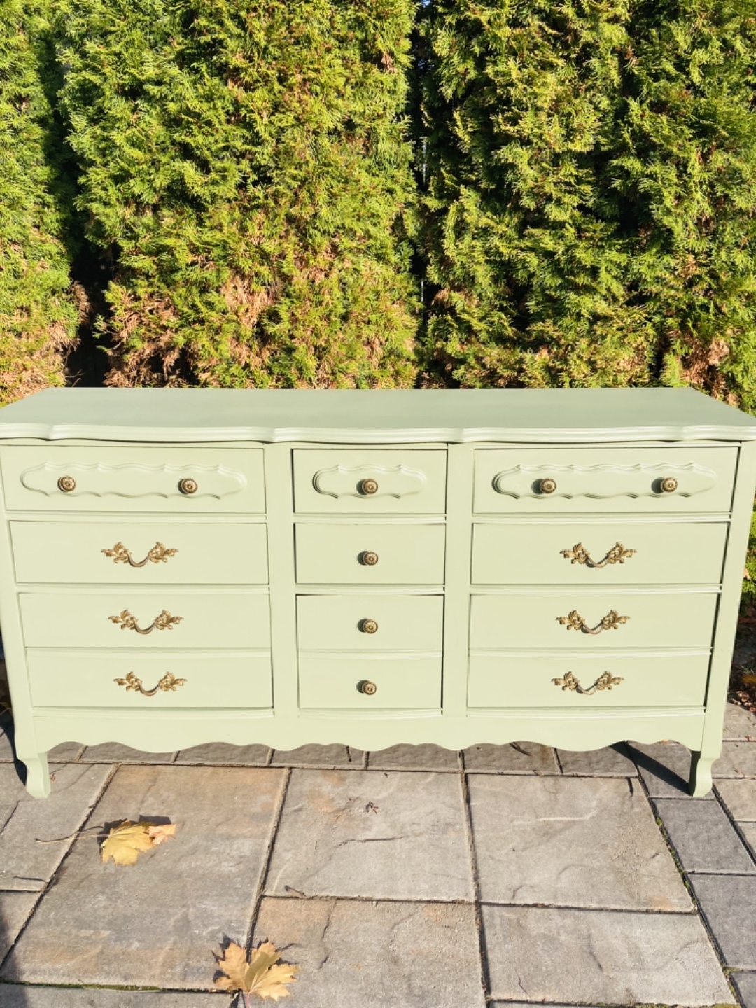Vintage 9 Drawer Dresser - photo 4