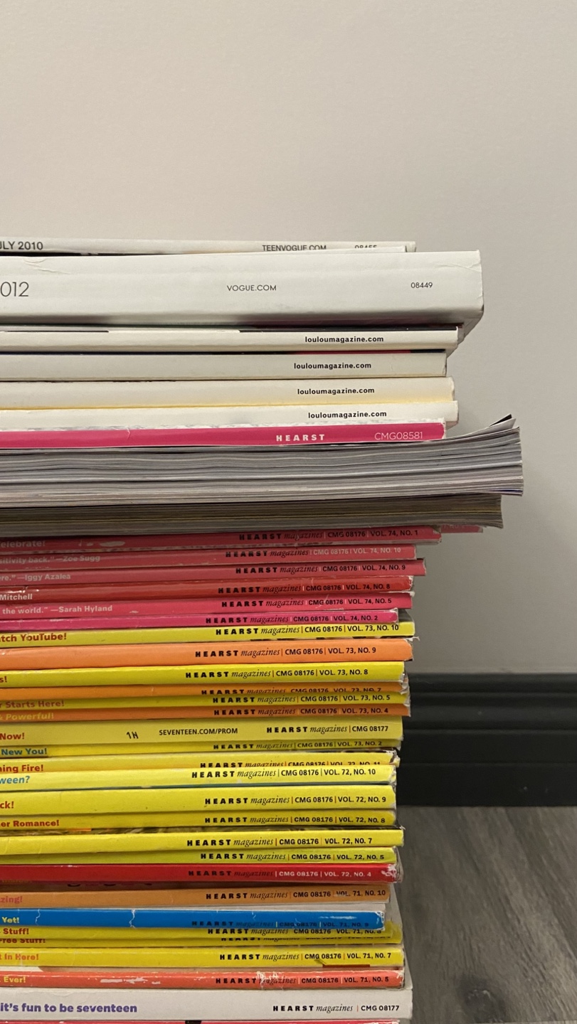 Large Lot of Seventeen, Teen Vogue, Vogue, and More Magazines - photo 3