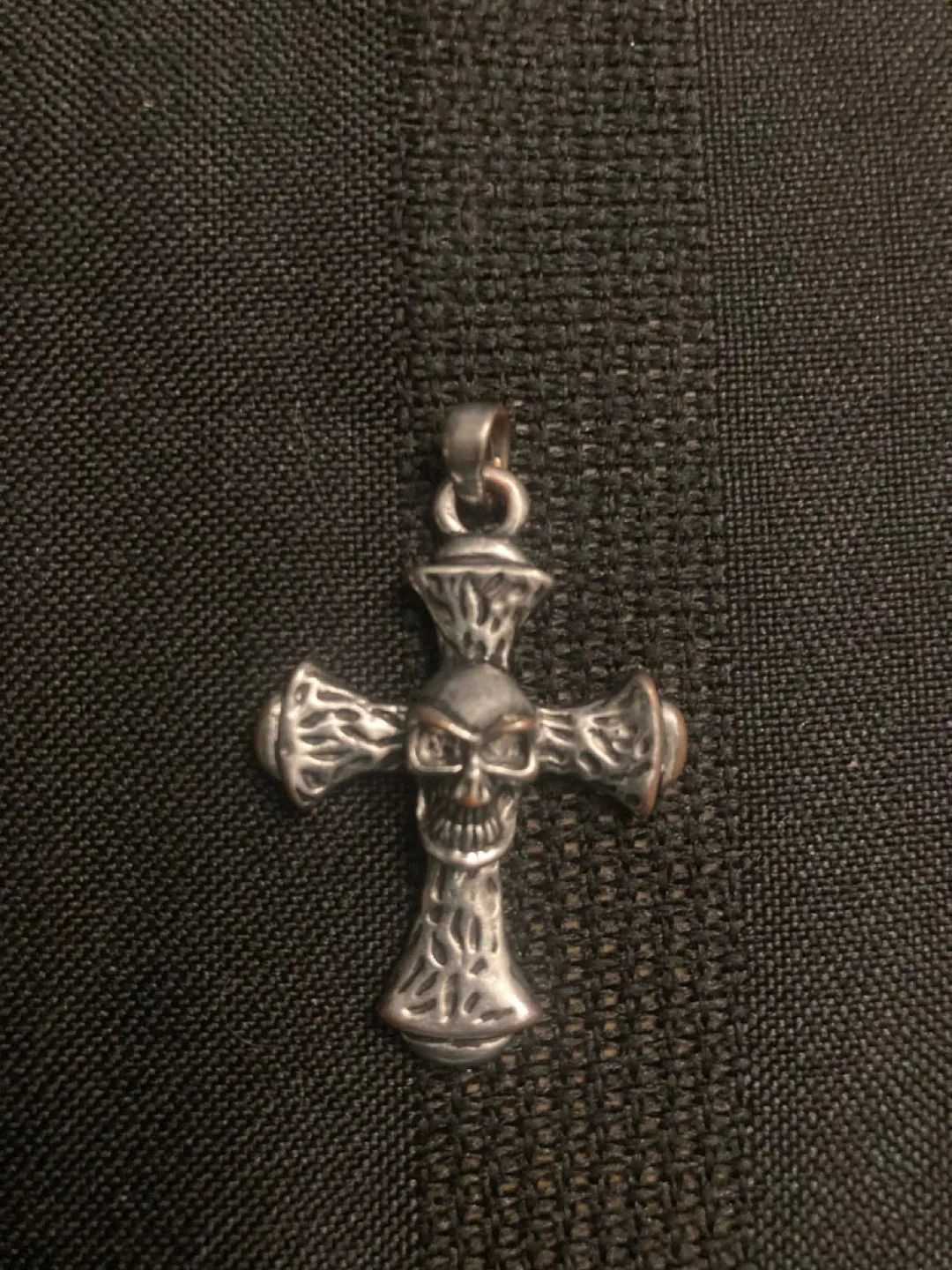 Silver Skull Cross Pendant image indicator(2)