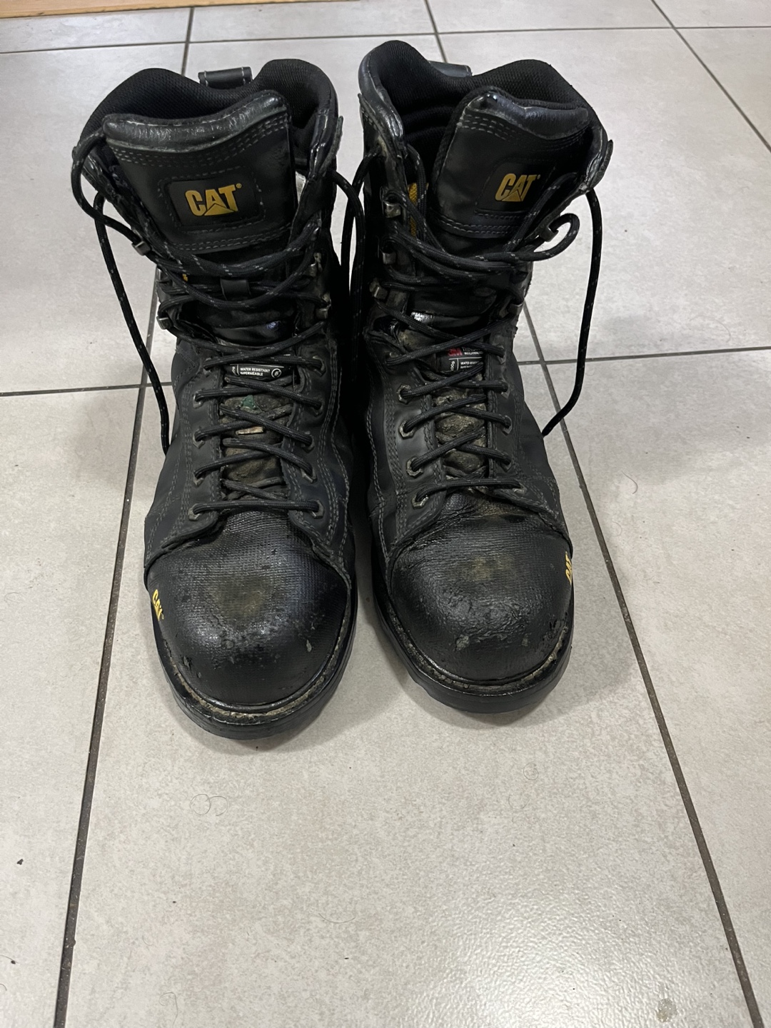 CSA Approved Caterpillar Mens Boots Size 9.5 Wide and 8" High