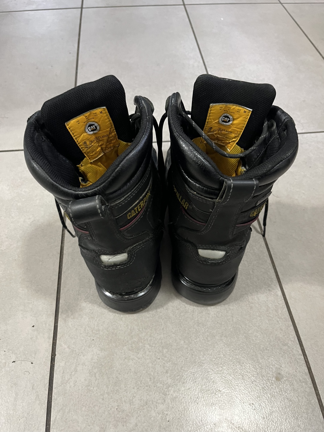 CSA Approved Caterpillar Mens Boots Size 9.5 Wide and 8" High - photo 3
