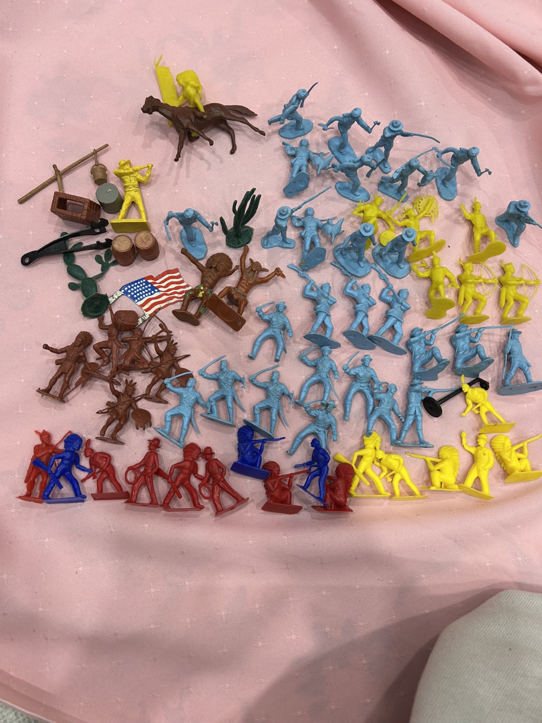Vintage Plastic Cowboy and Indians 1960s Marx and others - photo 2
