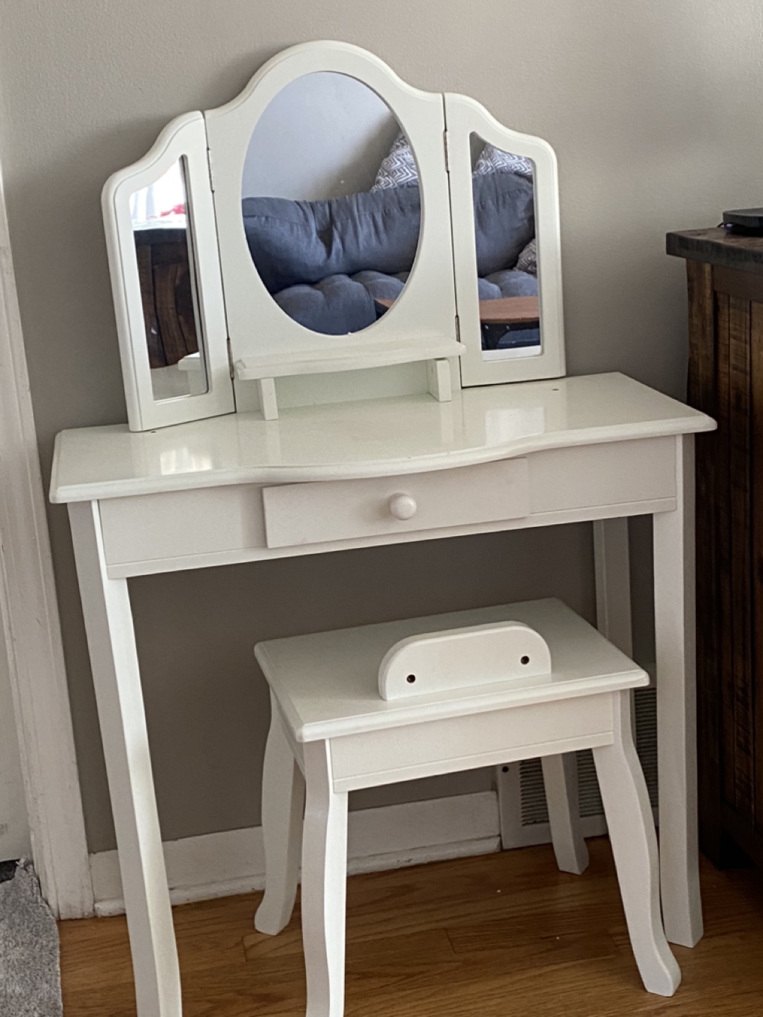 White Vanity Set with Stool - photo 2