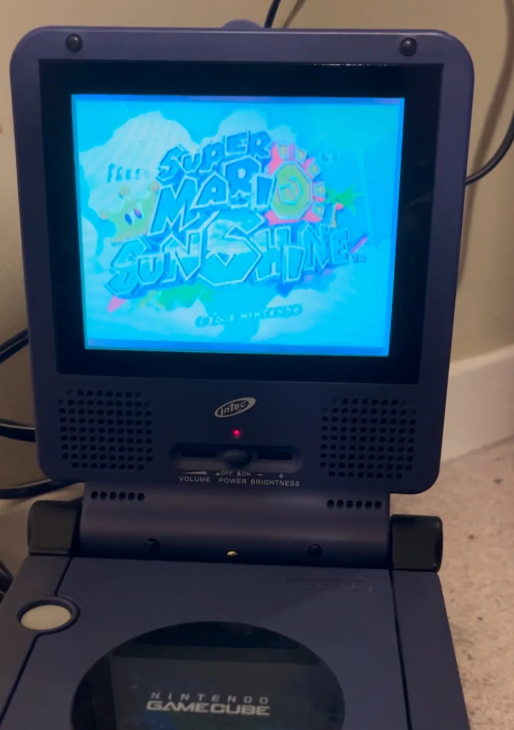 Nintendo Gamecube with Intec LCD  and Super Mario Game image indicator(6)