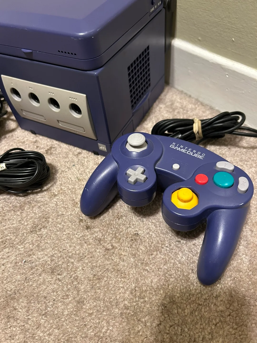 Nintendo Gamecube with Intec LCD  and Super Mario Game image indicator(3)