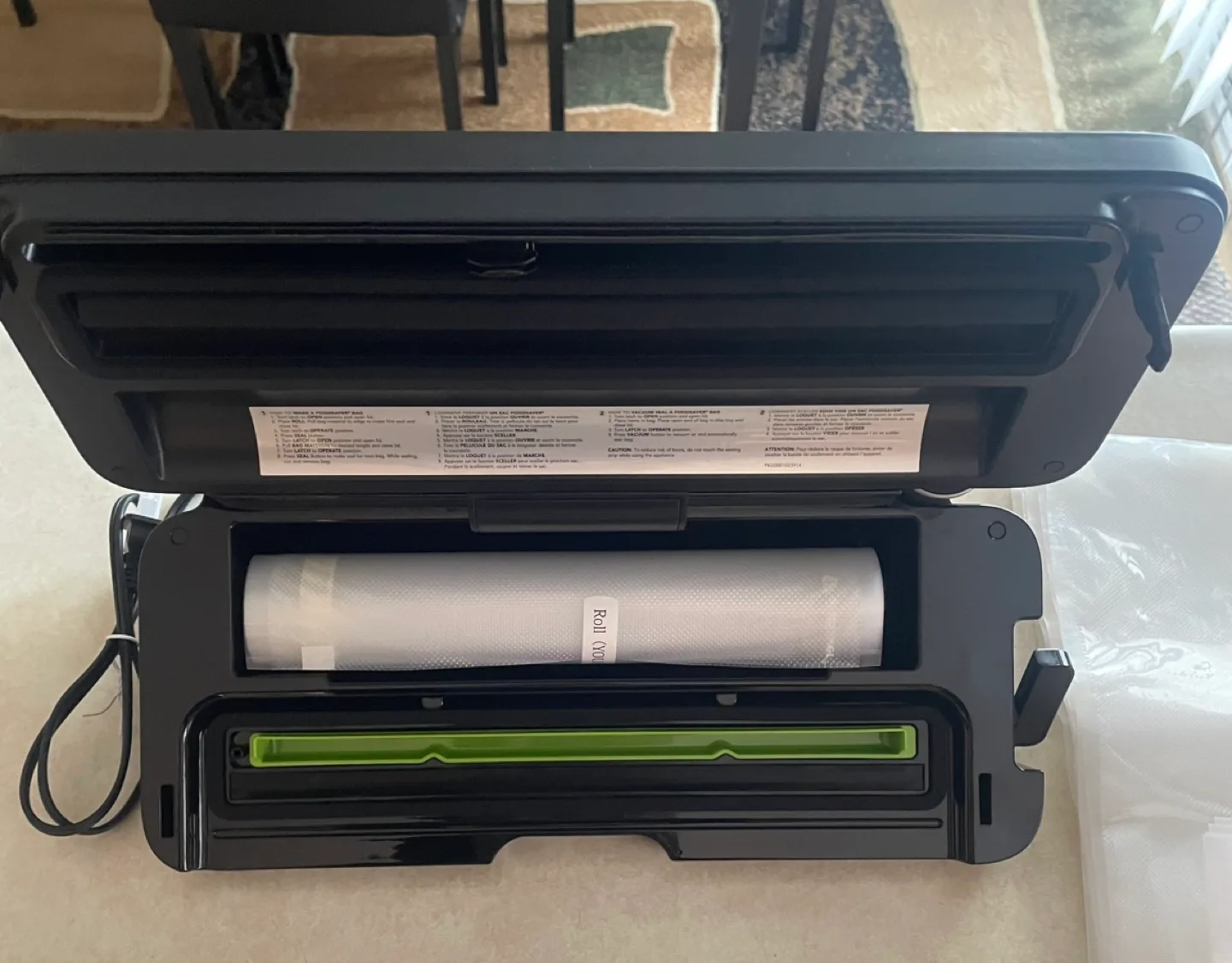 Brand New FoodSaver Vacuum Sealer With Bags image indicator(6)