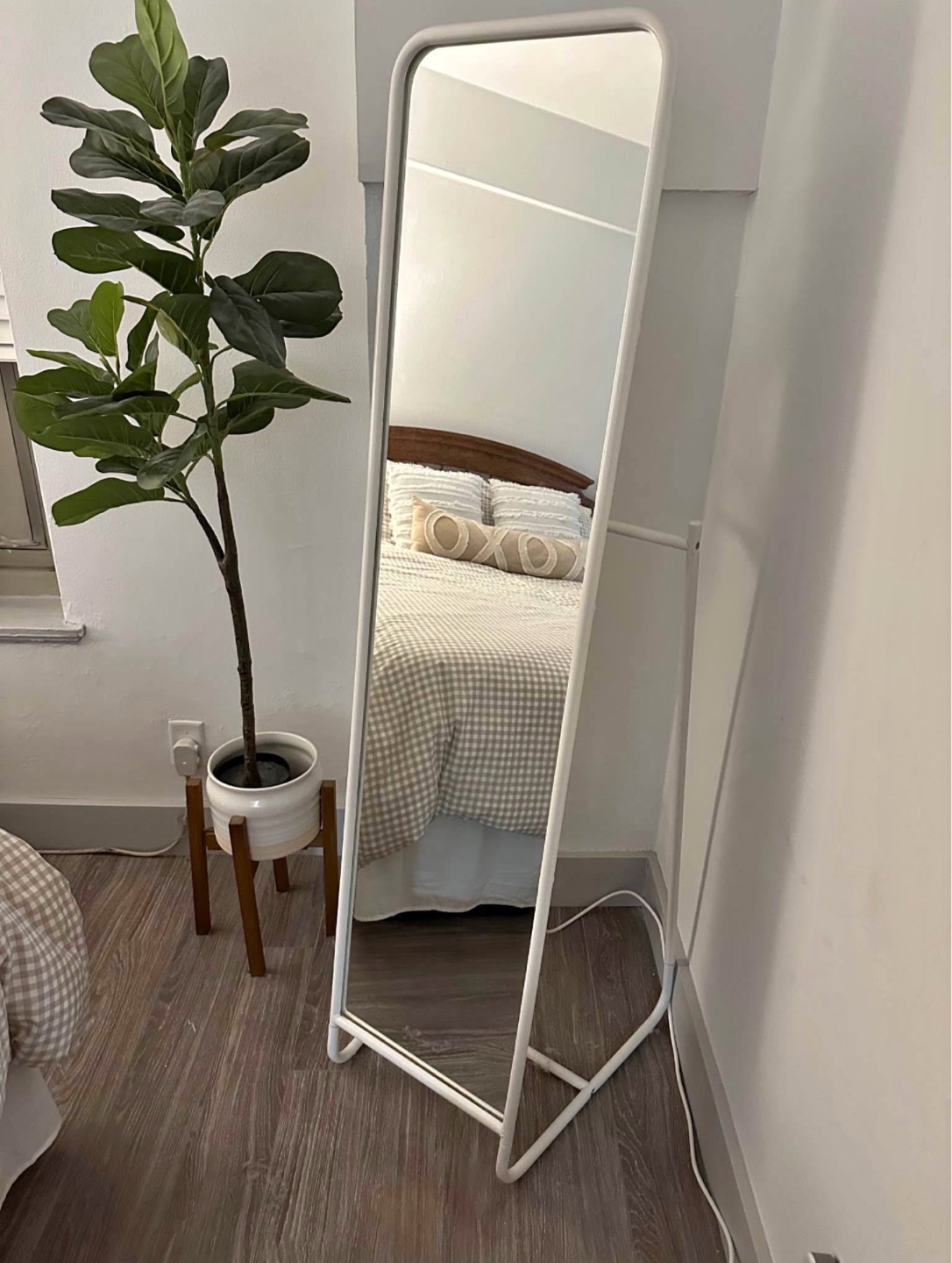 IKEA KNAPPER Full Length Mirror