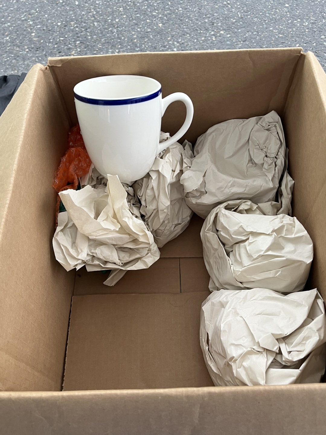 White Mug with Blue Rim - photo 2