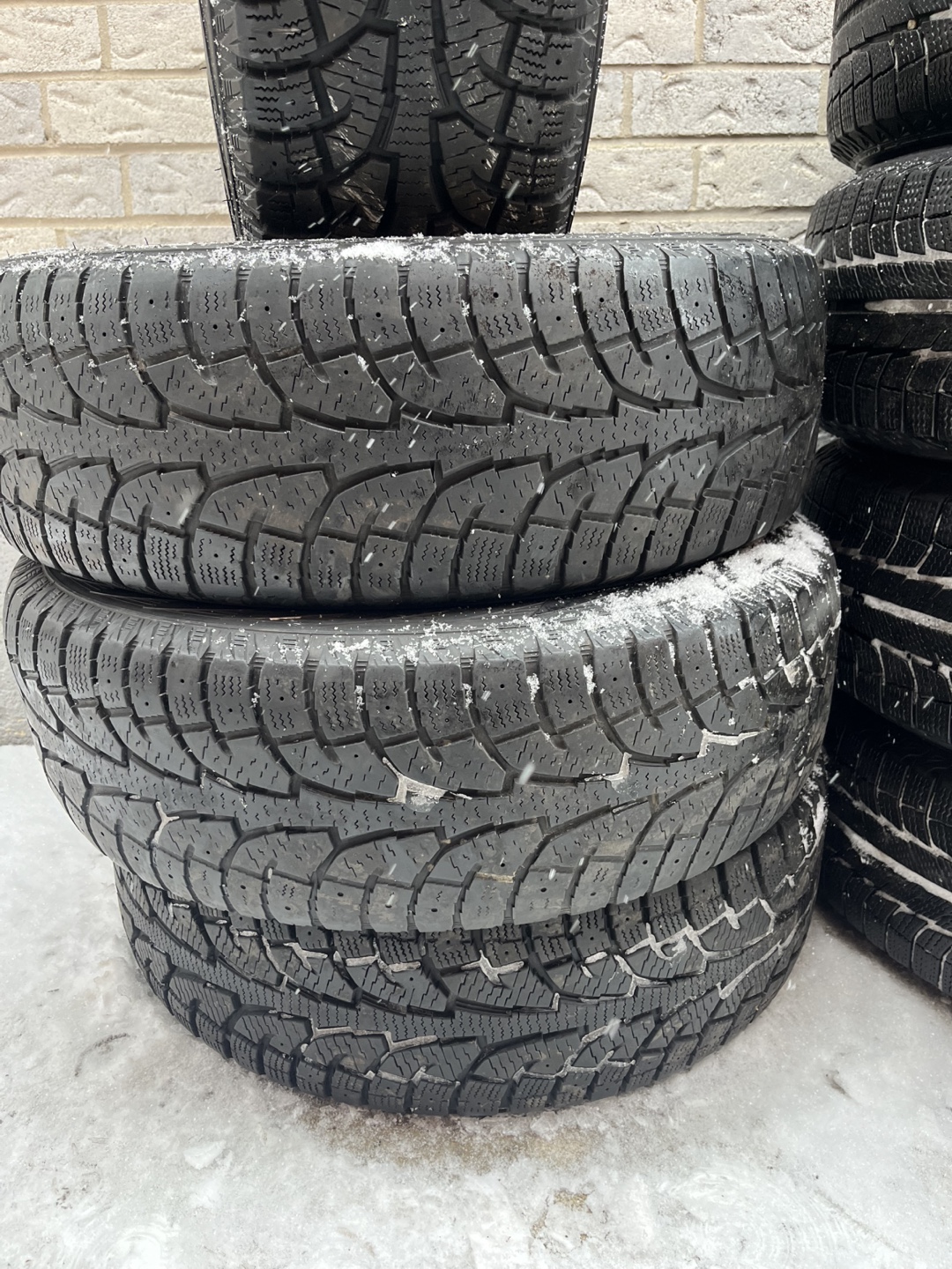 235/65R18 - photo 2