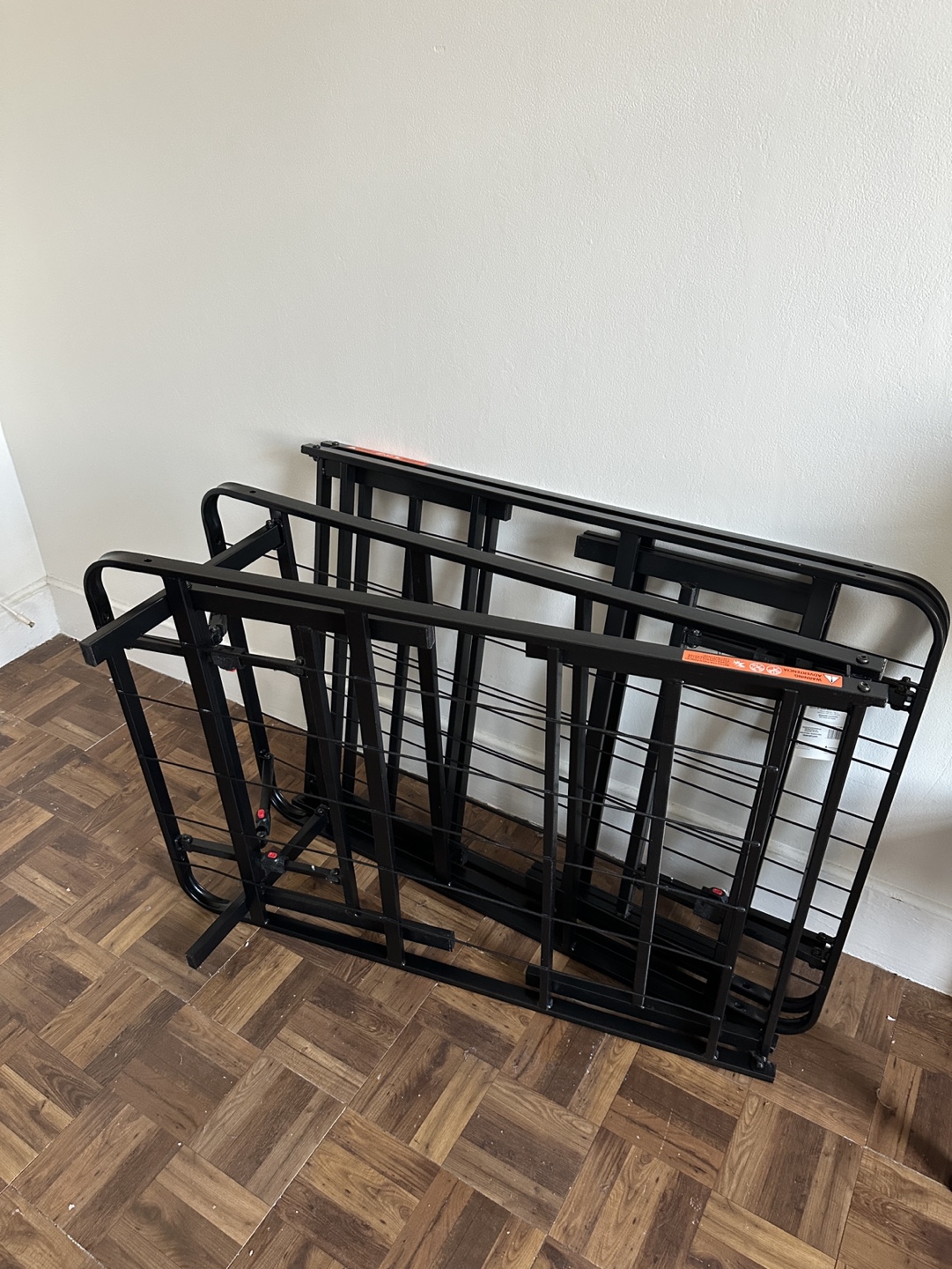 Zinus Alexis Metal Bed Frame - photo 2