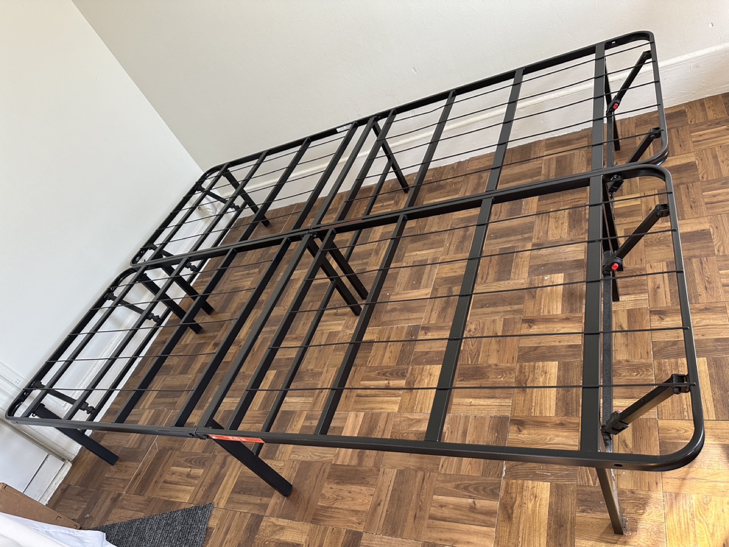 Zinus Alexis Metal Bed Frame - photo 3