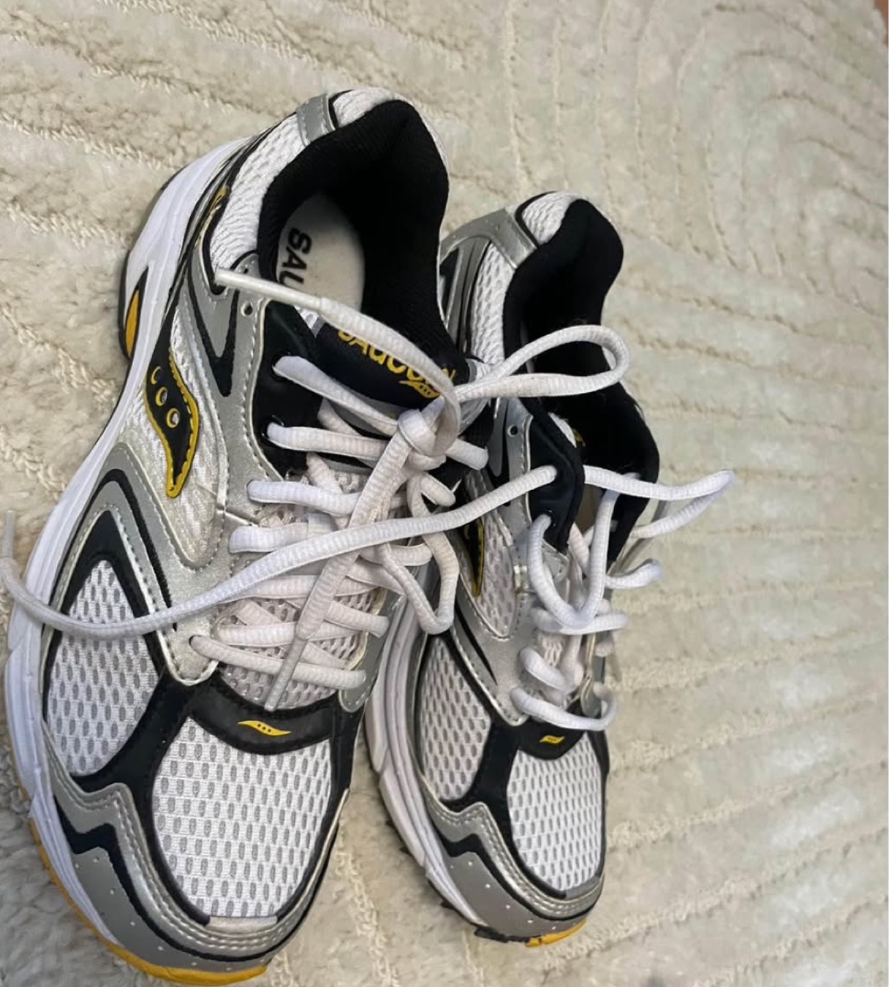 Saucony Running Shoes - Size 6 Women's - photo 2