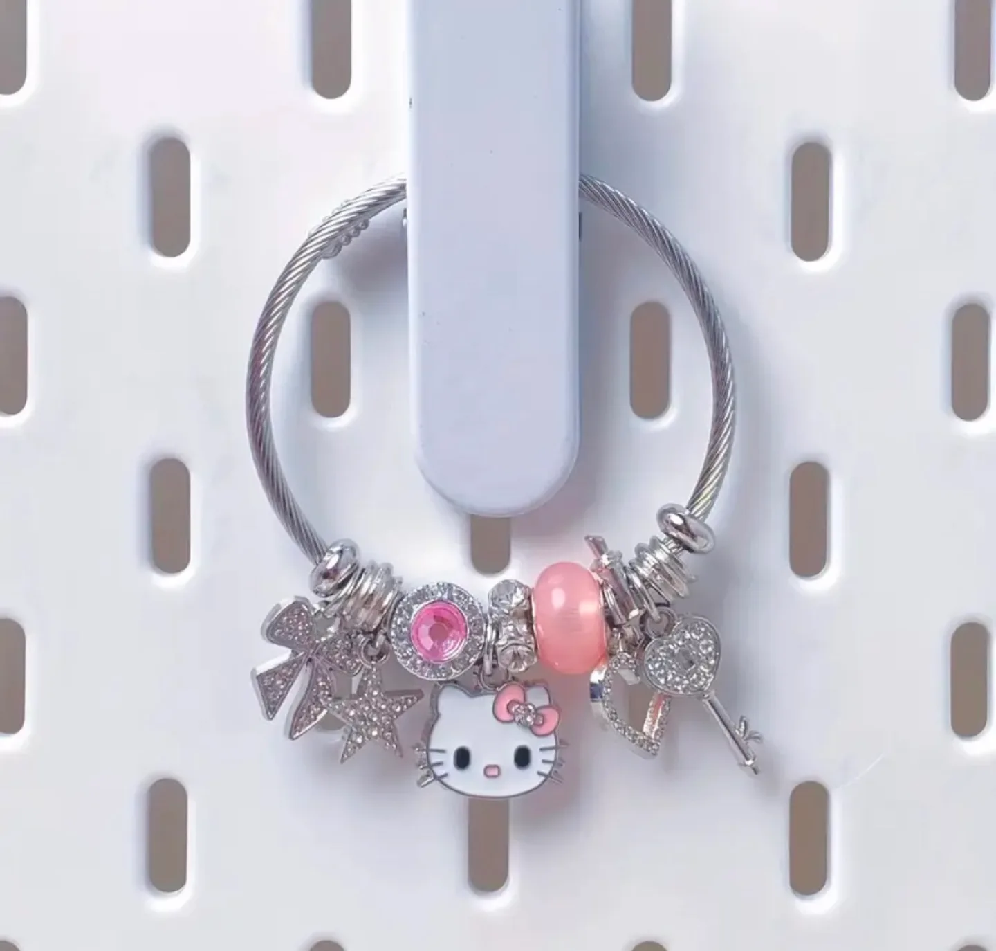 Hello Kitty Charm Bracelet image indicator(3)