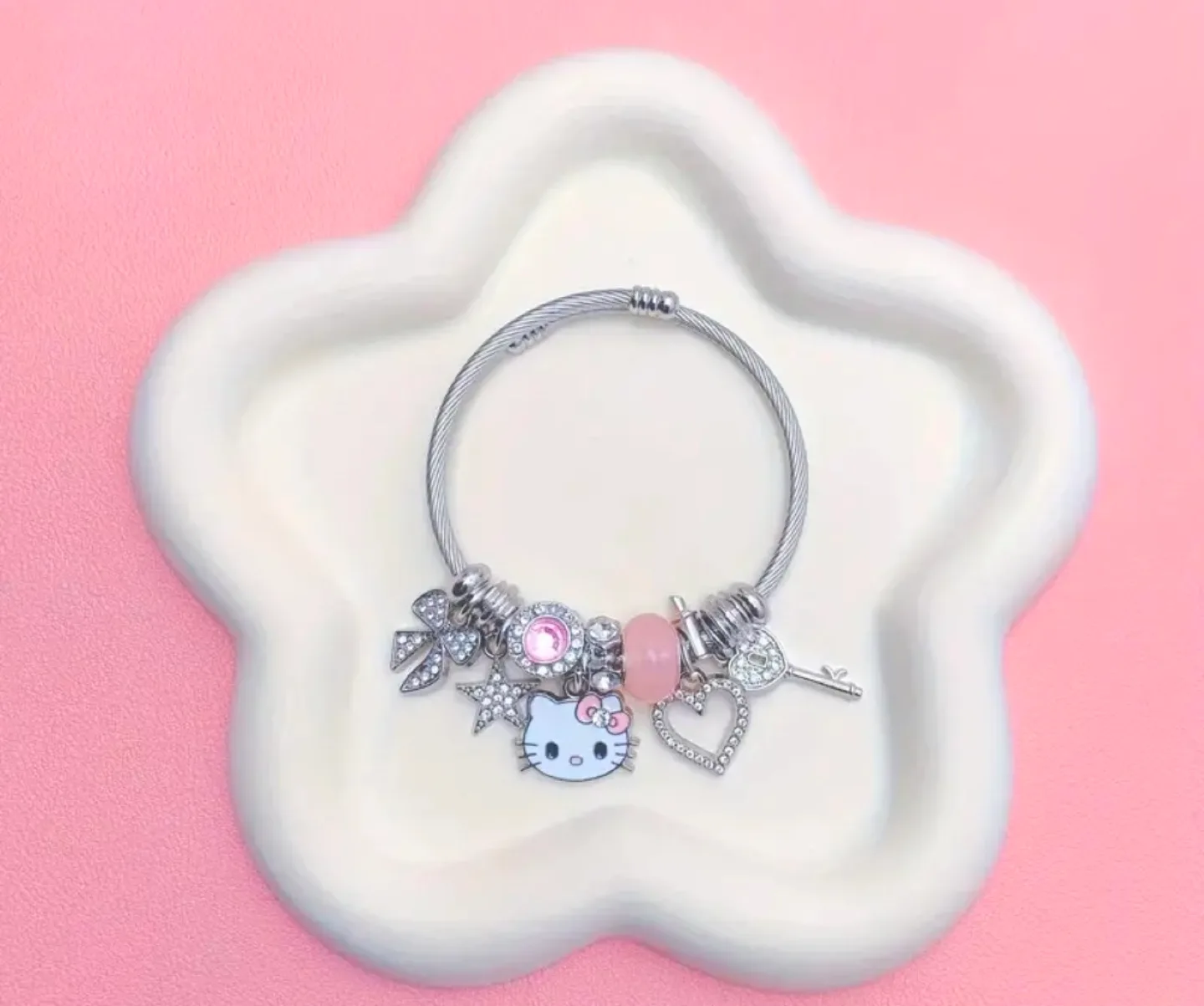 Hello Kitty Charm Bracelet image indicator(2)