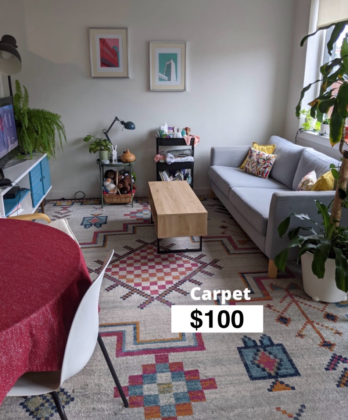 Full living room geometric rug in great condition