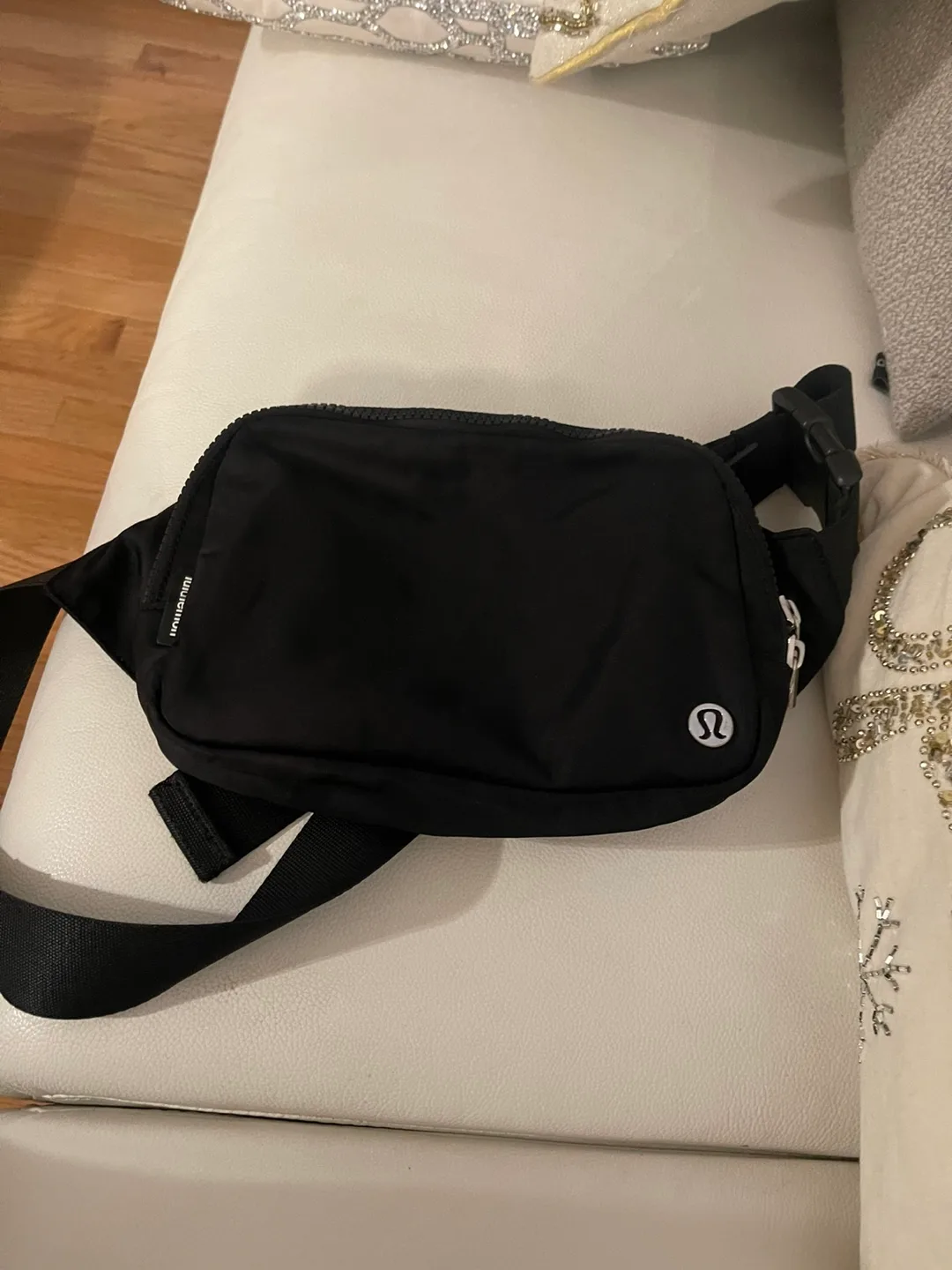 Lululemon Everywhere Belt Bag Large 2L image indicator(3)