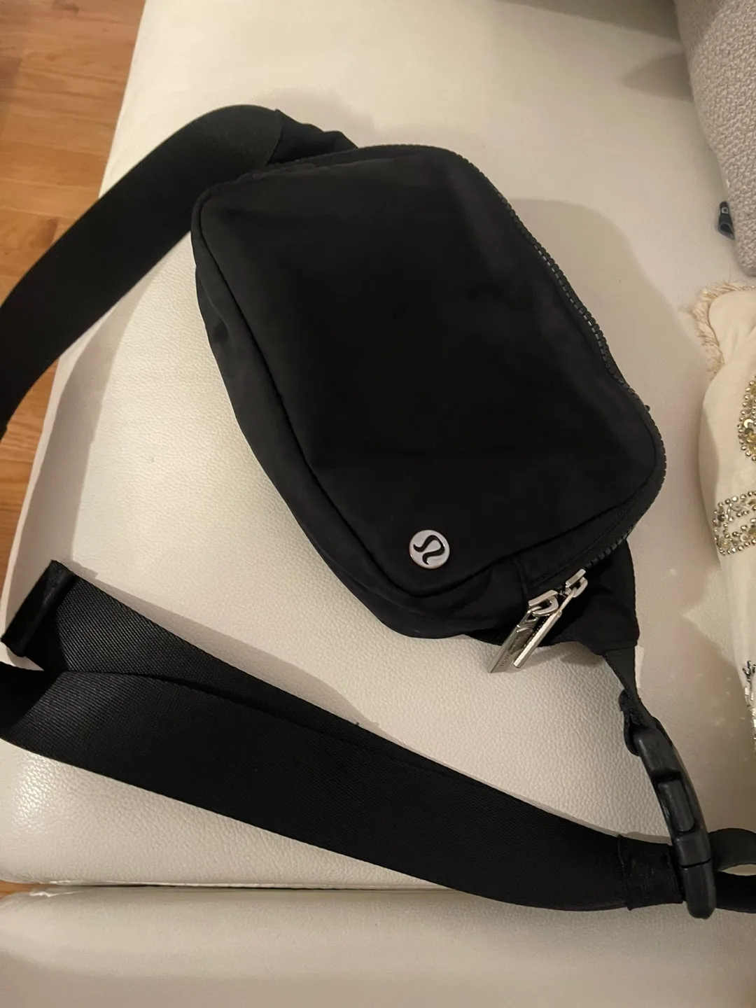 Lululemon Everywhere Belt Bag Large 2L image indicator(2)