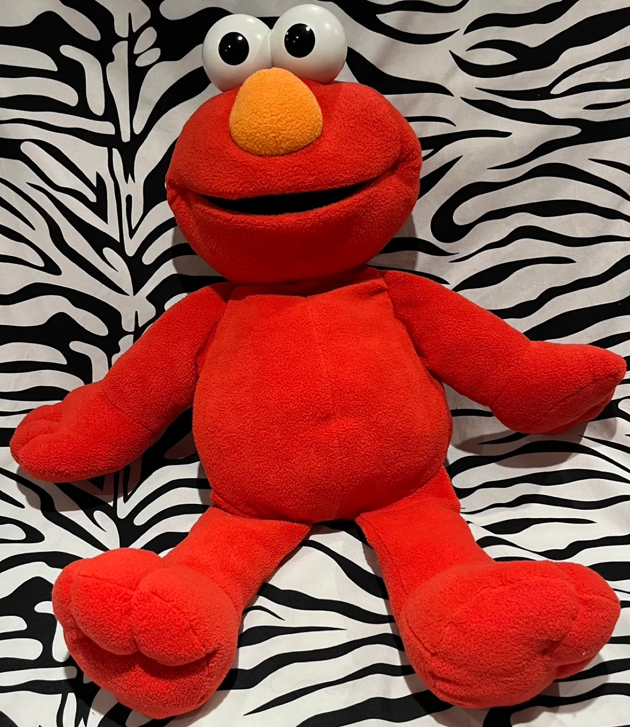Large 28 inch Elmo Plush Toy image indicator(3)